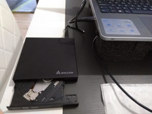 Connected the external odd portable drive with the USB cable to the laptop
