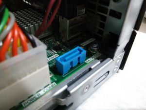 Install SSD to HP Microserver Gen8 - SATA data port